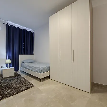 アパート Cosy 3br With Backyard In Of By 360 Estates *