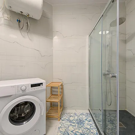 Cosy 3br With Backyard In Of By 360 Estates *