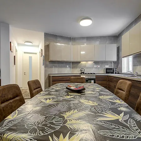 Cosy 3br With Backyard In Of By 360 Estates Apartment *
