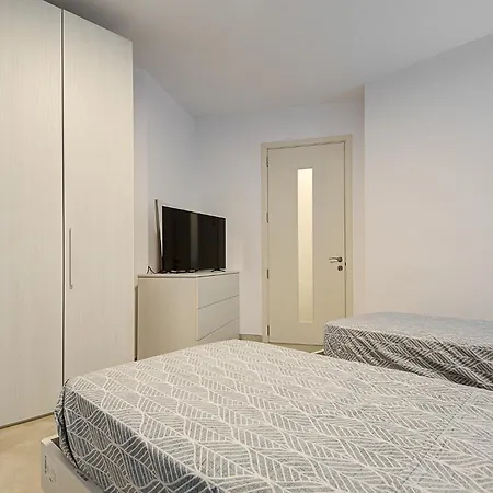 Cosy 3br With Backyard In Of By 360 Estates *