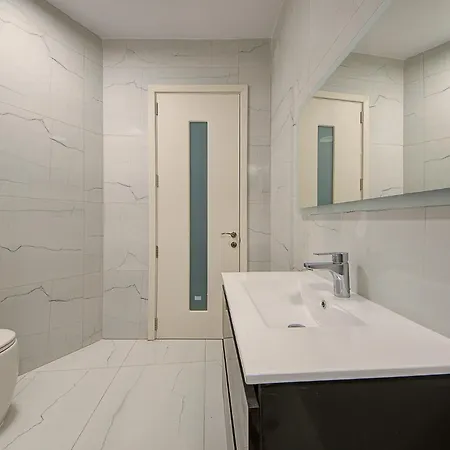 Cosy 3br With Backyard In Of By 360 Estates Apartmán