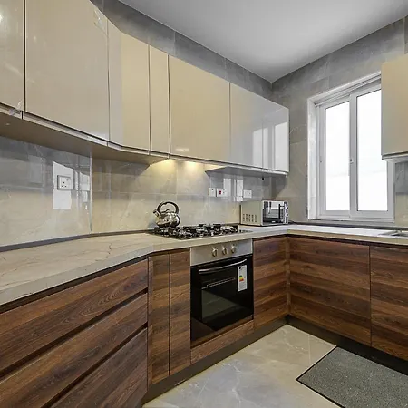 Apartment Cosy 3br With Backyard In Of By 360 Estates
