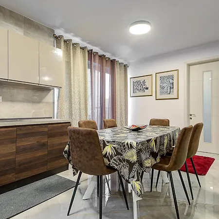 Cosy 3br With Backyard In Of By 360 Estates Apartmán